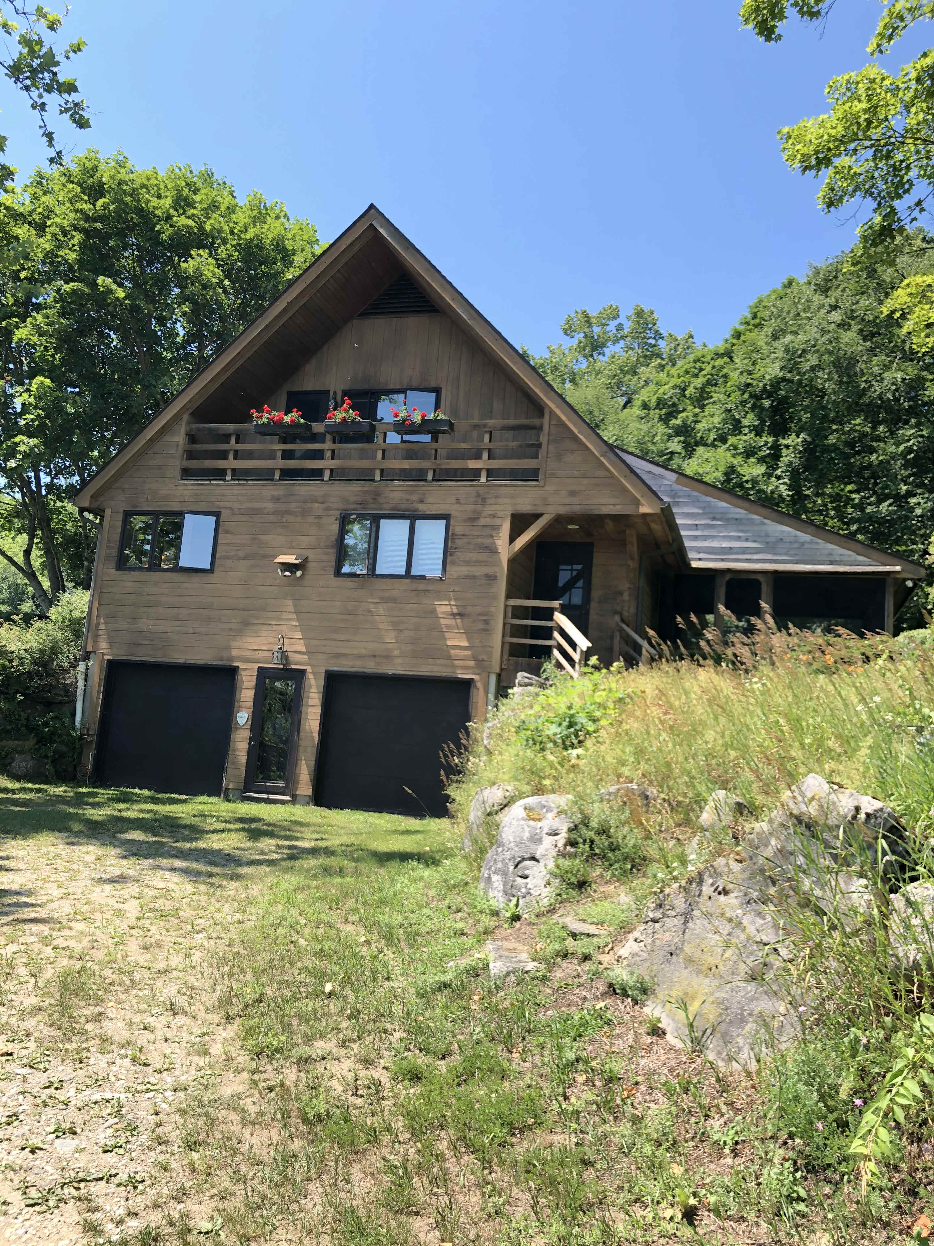 Building photograph for 554 UNDERMOUNTAIN ROAD